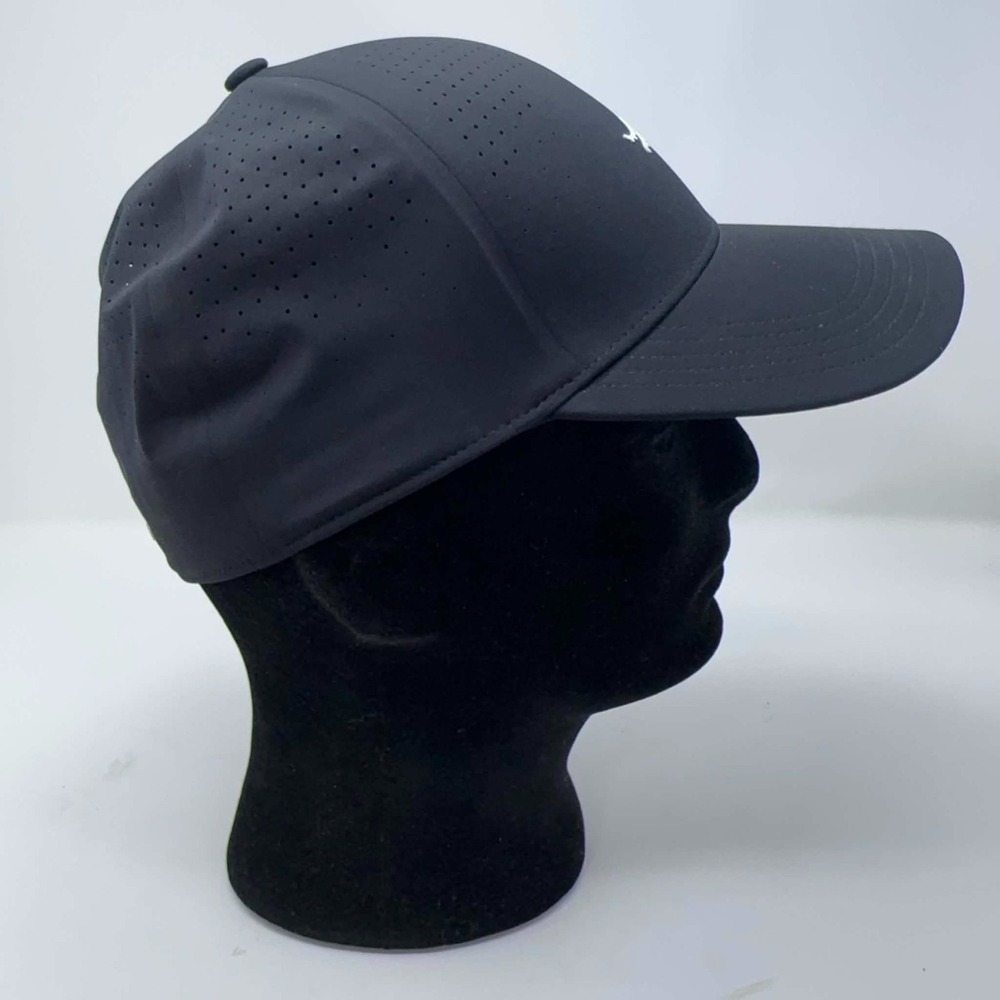Sun Day Red Tiger Woods Performance Golf Hat Black Stretch Fit Perforated Cap L - Picture 5 of 10
